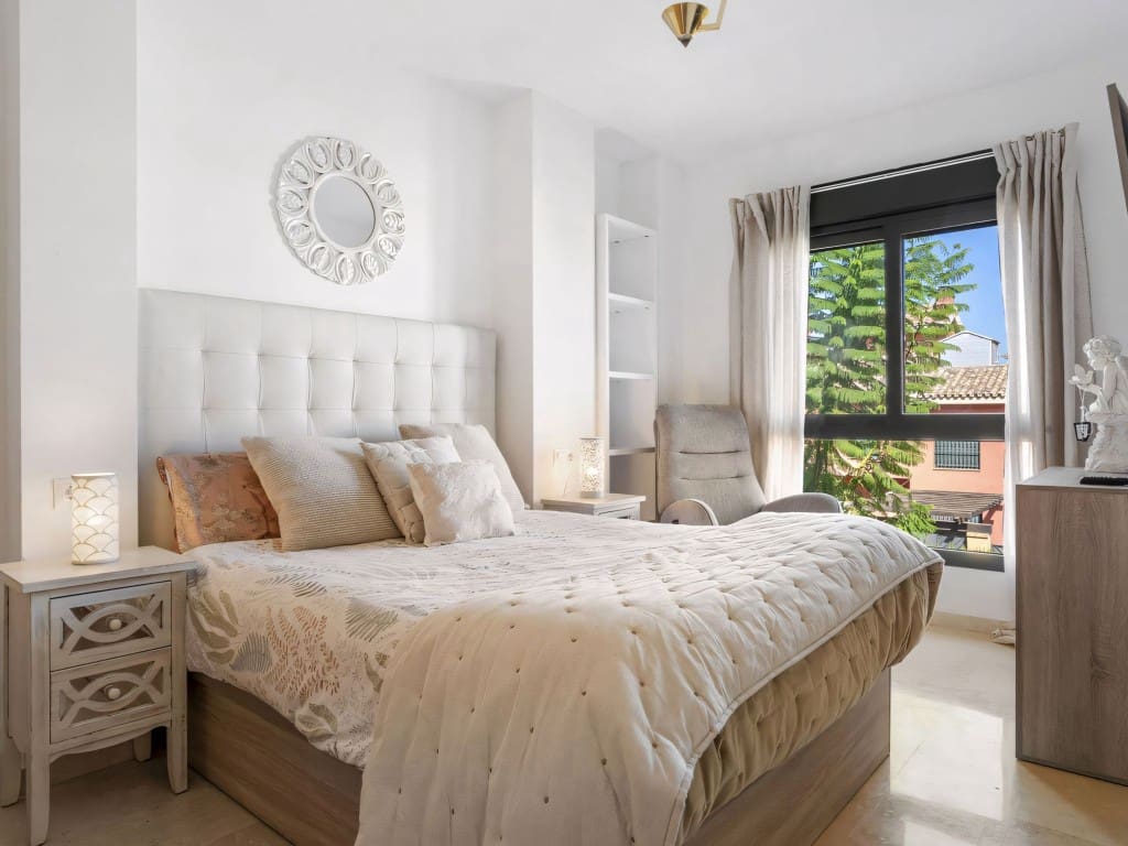 2 slaapkamer Appartement te koop in Bel-Air met zwembad - € 420.000 (Ref: 9304982)