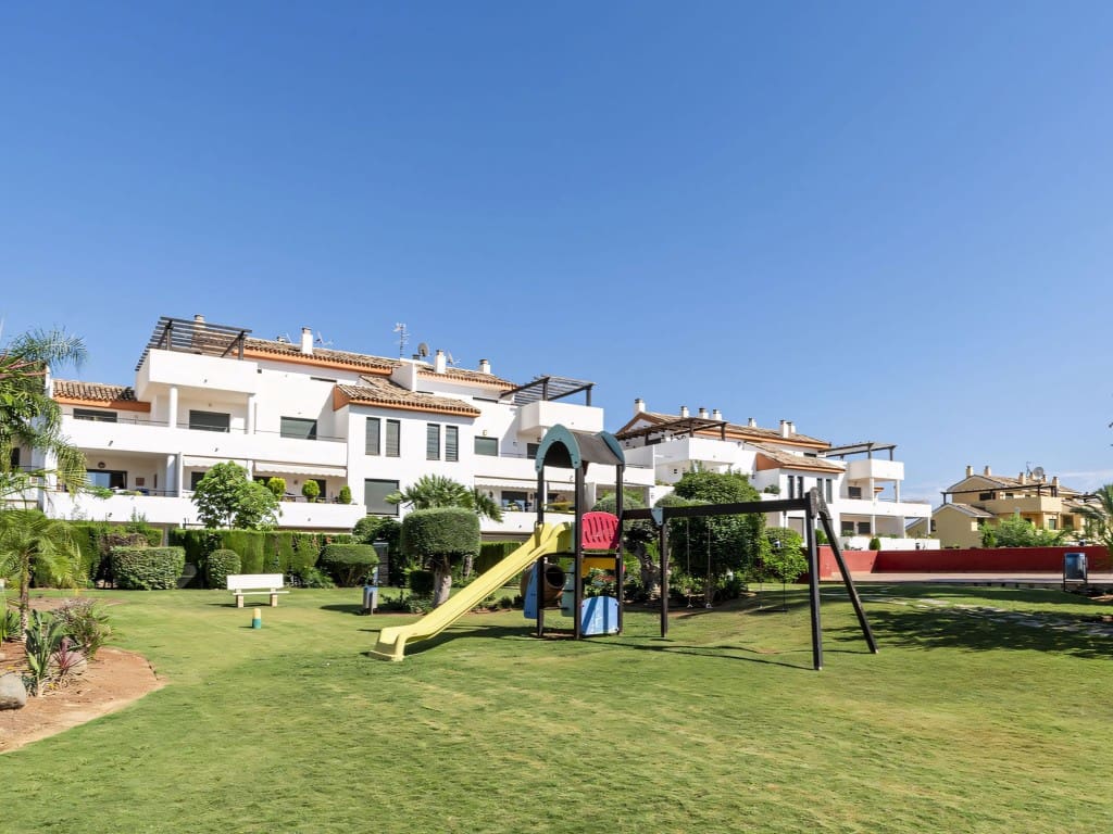 2 slaapkamer Appartement te koop in Bel-Air met zwembad - € 420.000 (Ref: 9304982)