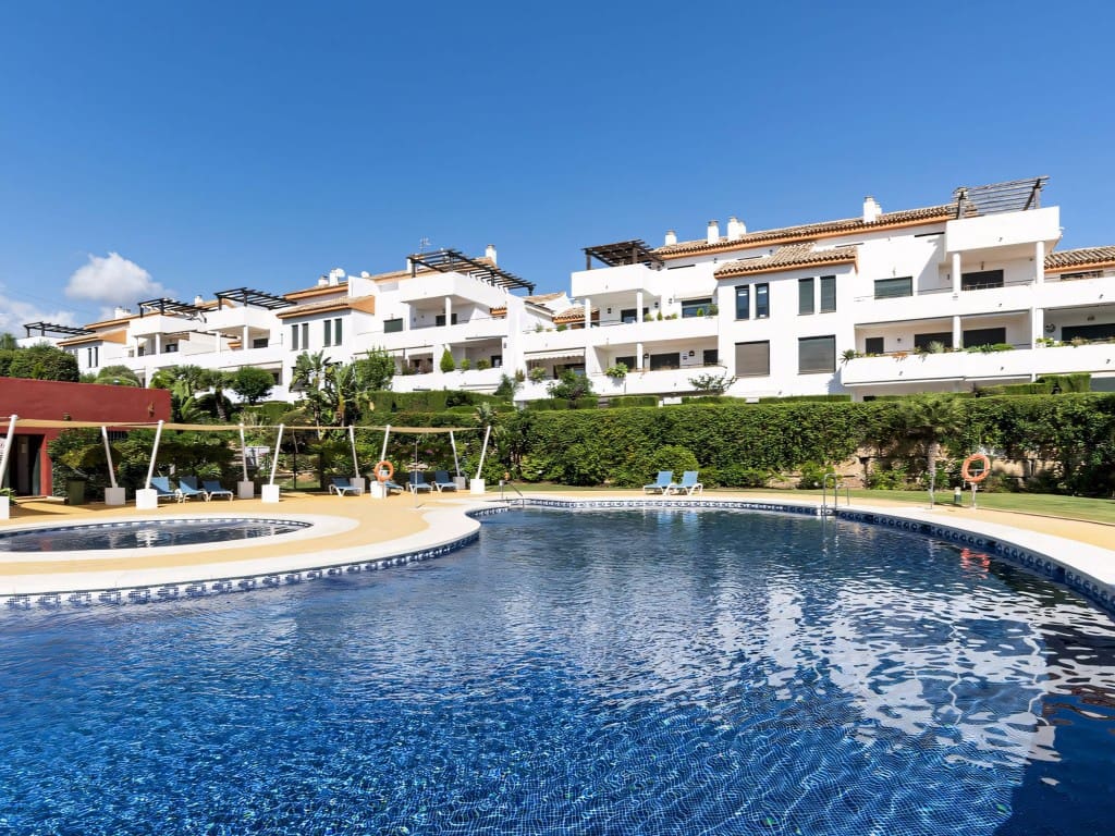 2 slaapkamer Appartement te koop in Bel-Air met zwembad - € 420.000 (Ref: 9304982)