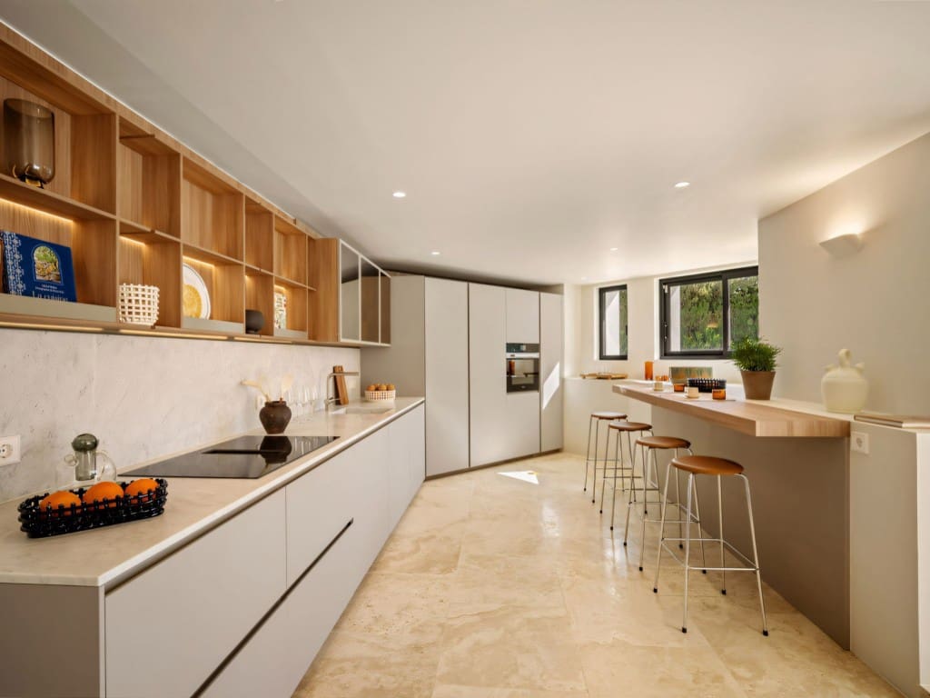 4 soveværelse Villa til salg i Nueva Andalucia med swimmingpool garage - € 3.100.000 (Ref: 9308338)