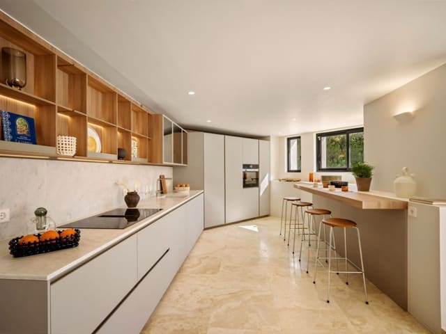 4 soveværelse Villa til salg i Nueva Andalucia, Marbella med swimmingpool garage - € 3.100.000 (Ref: 9308338)