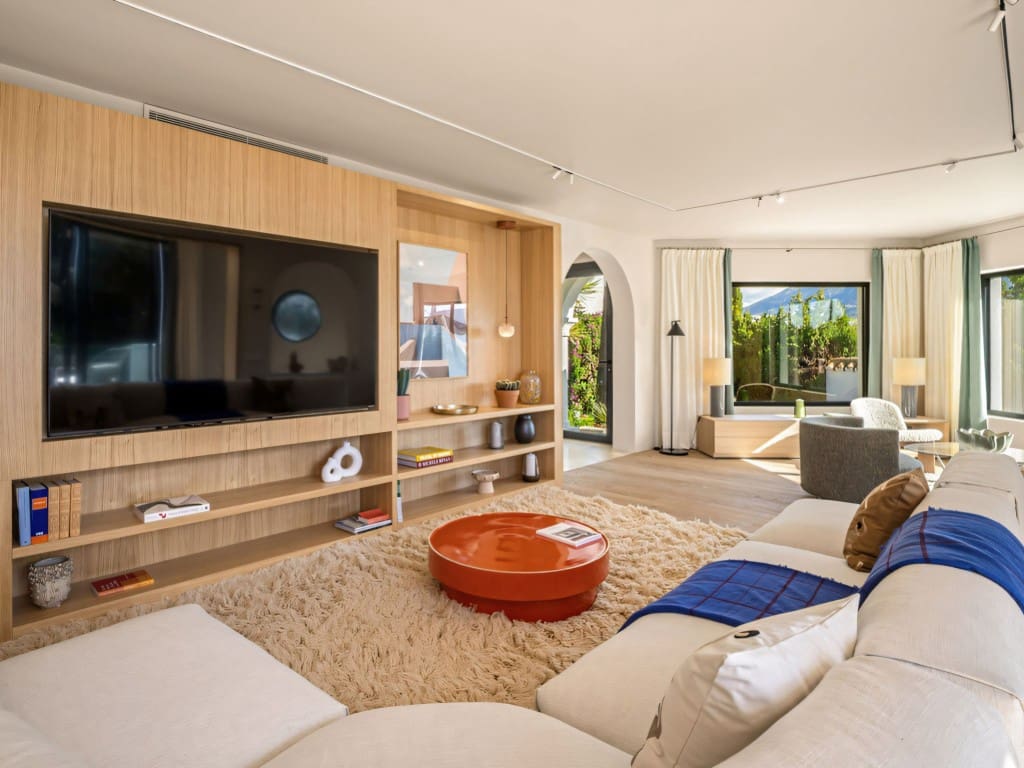 4 soveværelse Villa til salg i Nueva Andalucia med swimmingpool garage - € 3.100.000 (Ref: 9308338)