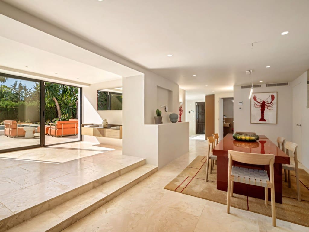 4 soveværelse Villa til salg i Nueva Andalucia med swimmingpool garage - € 3.100.000 (Ref: 9308338)