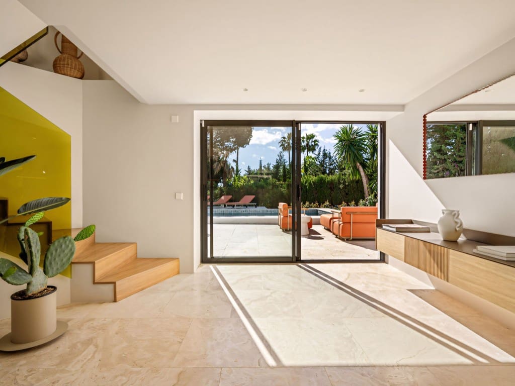 4 soveværelse Villa til salg i Nueva Andalucia med swimmingpool garage - € 3.100.000 (Ref: 9308338)