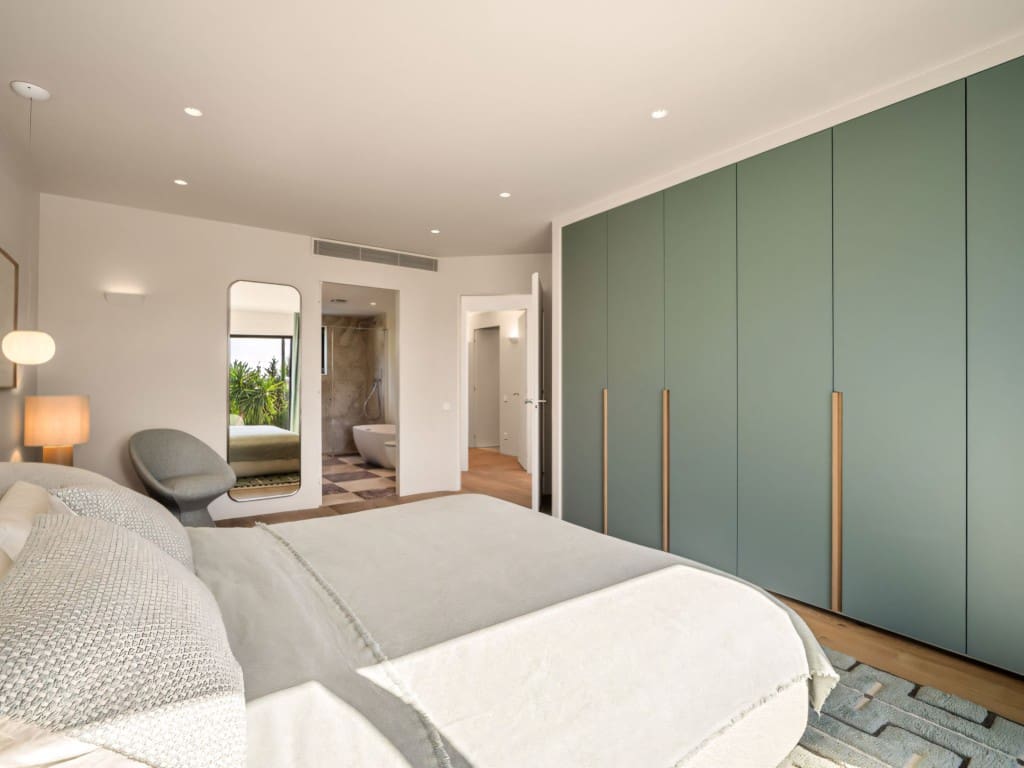 4 soveværelse Villa til salg i Nueva Andalucia med swimmingpool garage - € 3.100.000 (Ref: 9308338)