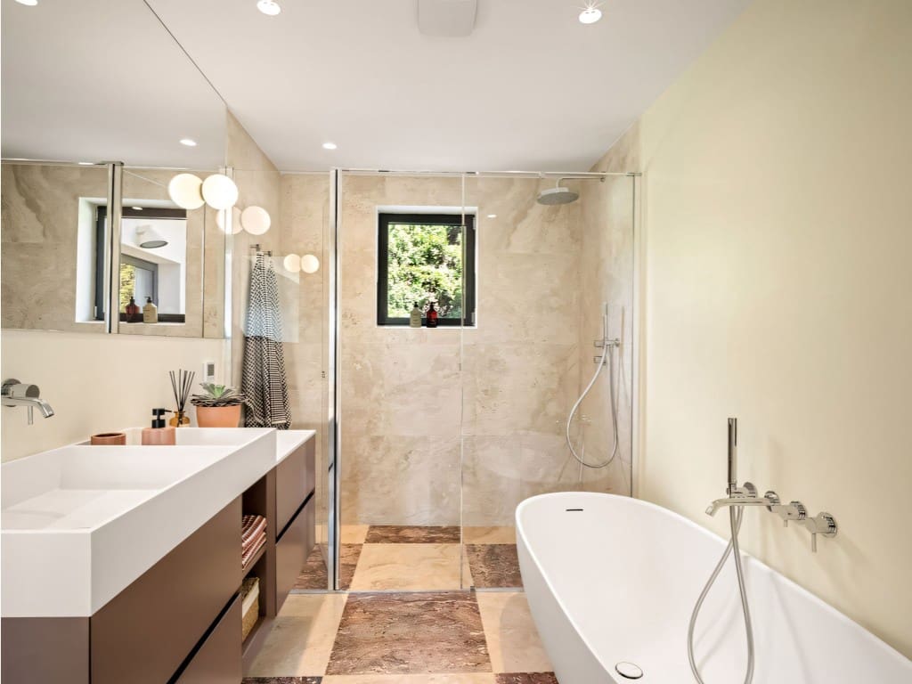 4 soveværelse Villa til salg i Nueva Andalucia med swimmingpool garage - € 3.100.000 (Ref: 9308338)