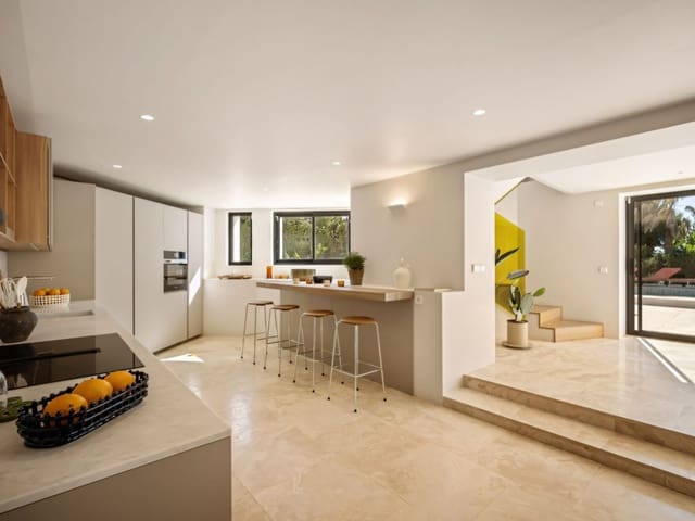 4 soveværelse Villa til salg i Nueva Andalucia, Marbella med swimmingpool garage - € 3.100.000 (Ref: 9308338)