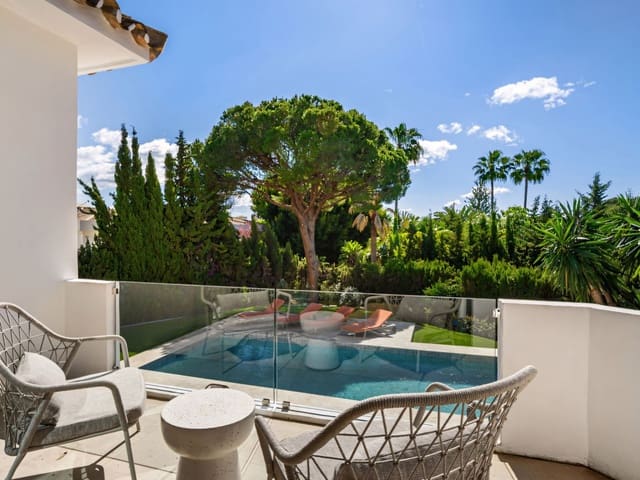 4 soveværelse Villa til salg i Nueva Andalucia, Marbella med swimmingpool garage - € 3.100.000 (Ref: 9308338)