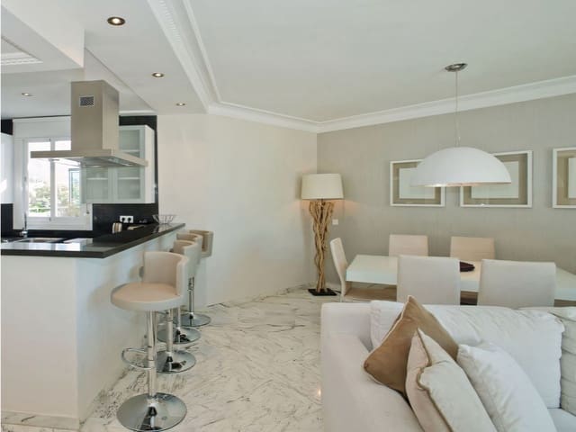 3 soverom Penthouse til salgs i Golden Mile, Marbella med svømmebasseng - € 2 600 000 (Ref: 9310557)