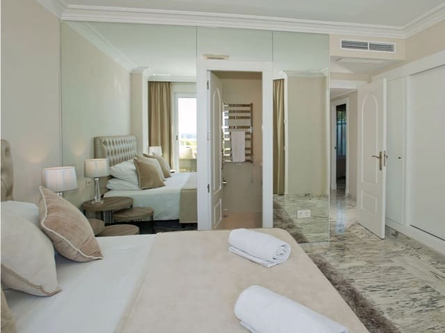 3 soverom Penthouse til salgs i Golden Mile, Marbella med svømmebasseng - € 2 600 000 (Ref: 9310557)