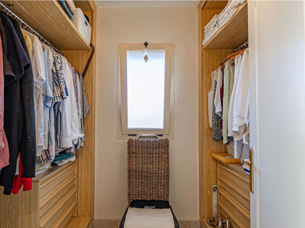 Casa de 4 habitaciones en Estepona en venta con piscina - 585.000 € (Ref: 9312452)