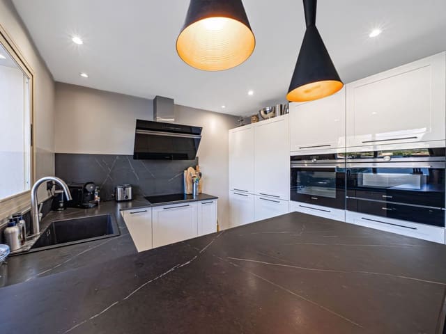 4 slaapkamer Huis te koop in Estepona met zwembad - € 585.000 (Ref: 9312452)