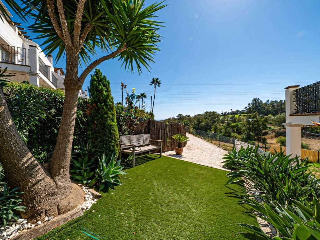 Casa de 4 habitaciones en Estepona en venta con piscina - 585.000 € (Ref: 9312452)