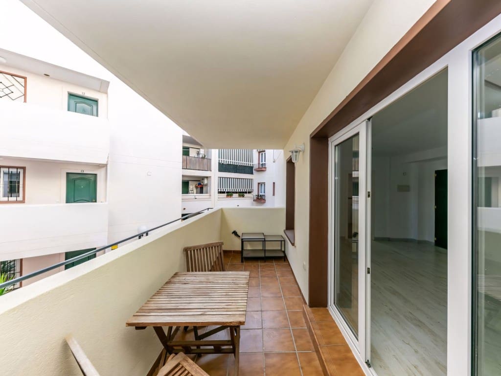 3 slaapkamer Appartement te koop in Torrequebrada met zwembad - € 395.000 (Ref: 9317334)