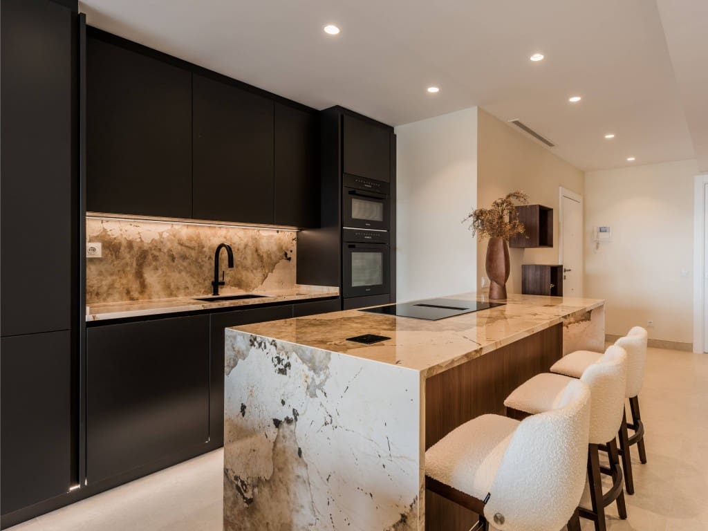 3 bedroom Apartment for sale in New Golden Mile with pool - € 2,395,000 (Ref: 9321601)