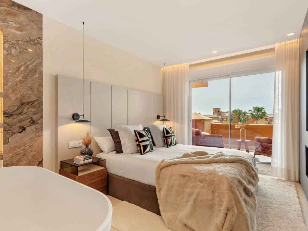 3 bedroom Apartment for sale in New Golden Mile with pool - € 2,395,000 (Ref: 9321601)