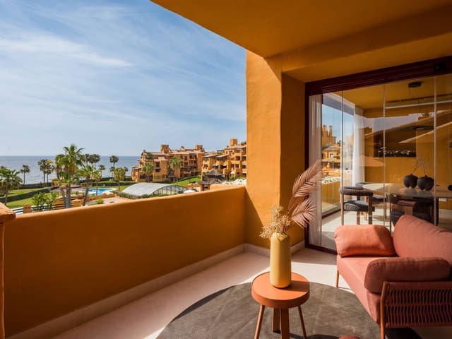 Apartamento de 3 habitaciones en New Golden Mile, Estepona en venta con piscina - 2.395.000 € (Ref: 9321601)