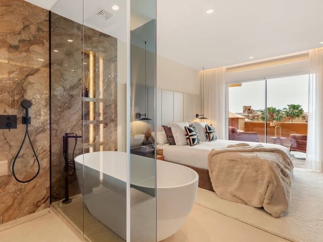 3 sypialnia Apartament na sprzedaż w New Golden Mile, Estepona z basenem garażem - 2 395 000 € (Ref: 9321601)