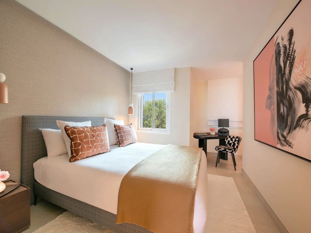 3 bedroom Apartment for sale in New Golden Mile with pool garage - € 2,395,000 (Ref: 9321601)