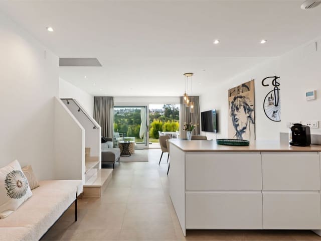 3 chambre Maison de Ville à vendre à Estepona Golf, Estepona avec piscine - 475 000 € (Ref: 9322514)