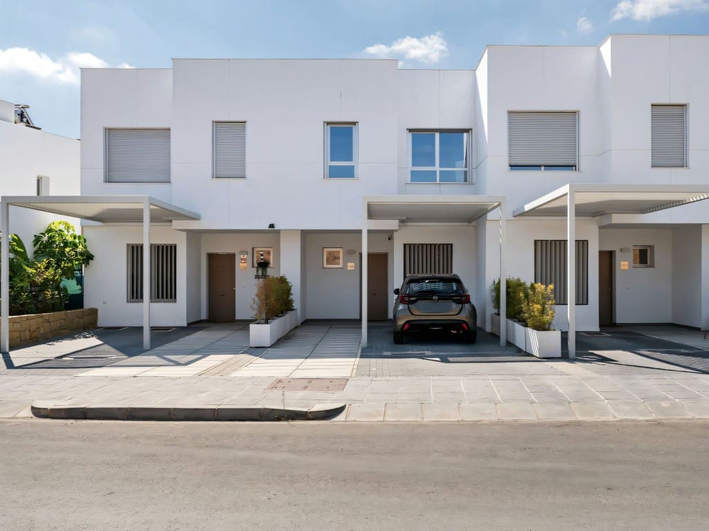 3 soveværelse Byhus til salg i Estepona med swimmingpool - € 475.000 (Ref: 9322514)