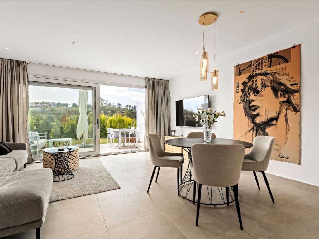 3 soveværelse Byhus til salg i Estepona med swimmingpool - € 475.000 (Ref: 9322514)