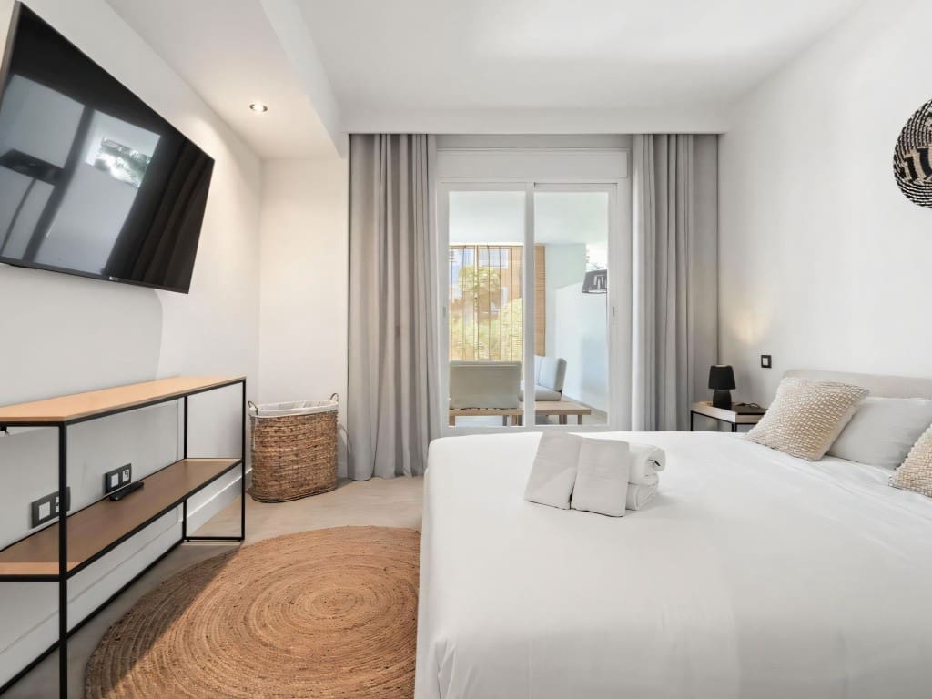 2 slaapkamer Appartement te koop in El Paraiso met zwembad garage - € 525.000 (Ref: 9322515)