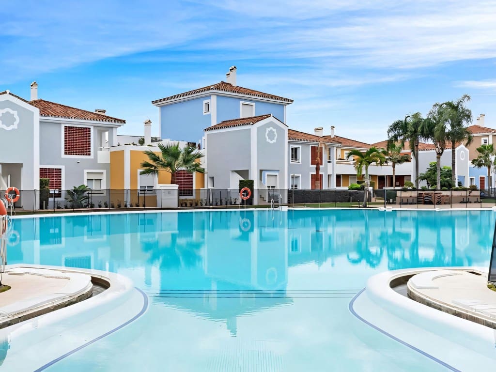 2 slaapkamer Appartement te koop in El Paraiso met zwembad garage - € 525.000 (Ref: 9322515)