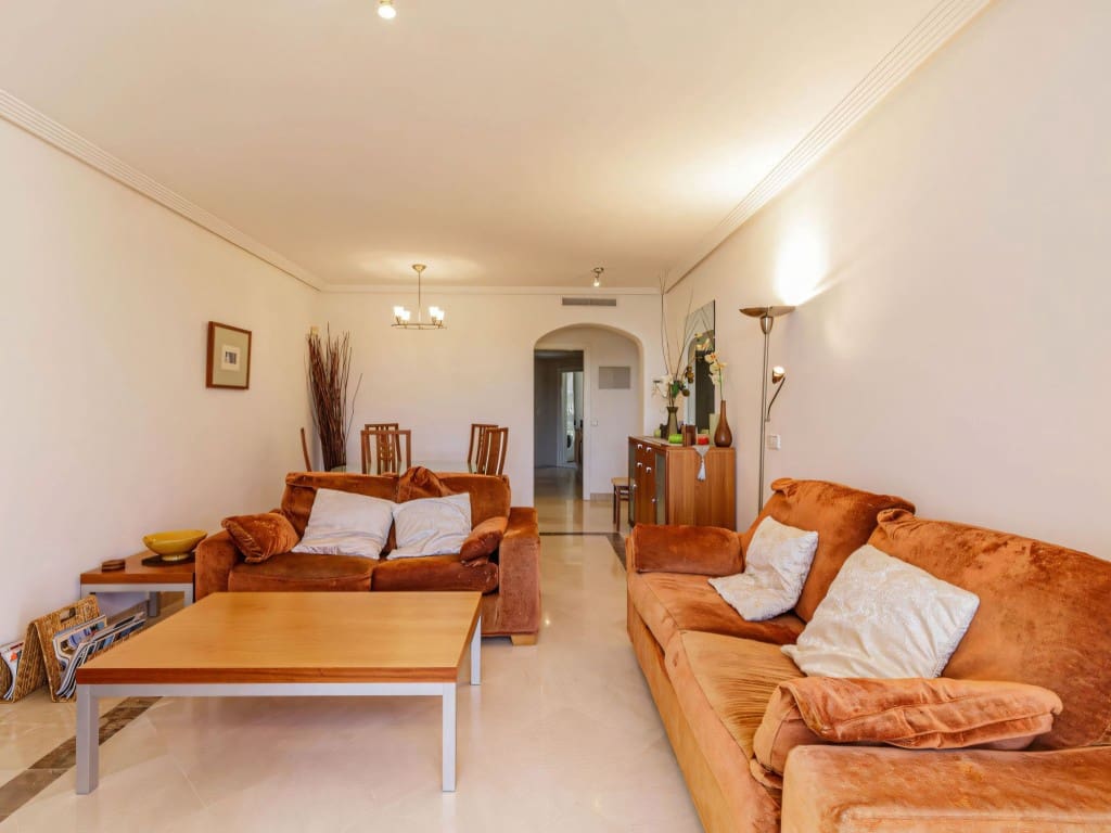 2 sypialnia Penthouse na sprzedaż w Los Arqueros z basenem garażem - 420 000 € (Ref: 9324249)