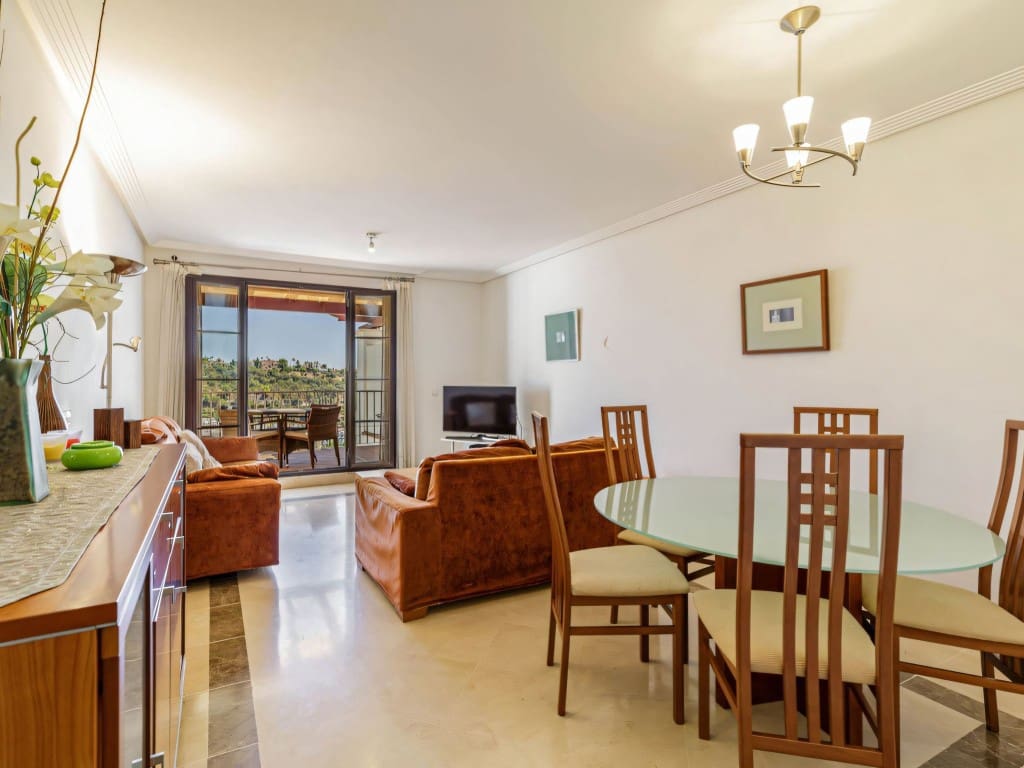 2 sypialnia Penthouse na sprzedaż w Los Arqueros z basenem garażem - 420 000 € (Ref: 9324249)