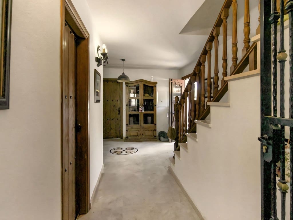 3 slaapkamer Finca/Landhuis te koop in Alhaurin el Grande met garage - € 499.950 (Ref: 9326086)