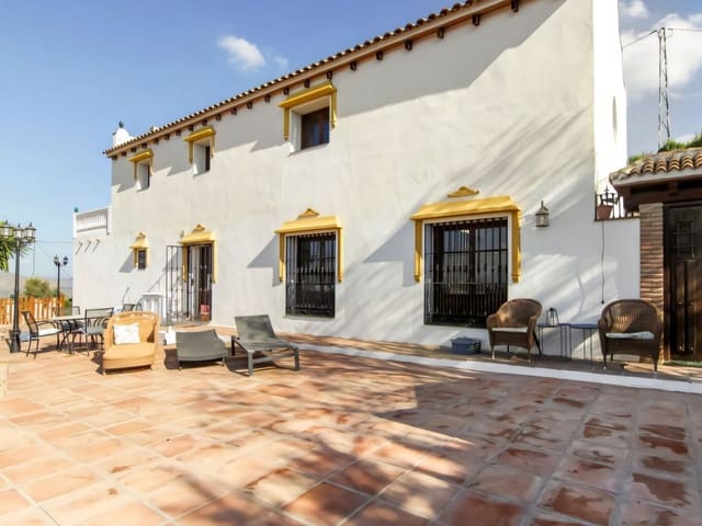 3 slaapkamer Finca/Landhuis te koop in Alhaurín el Grande met garage - € 499.950 (Ref: 9326086)
