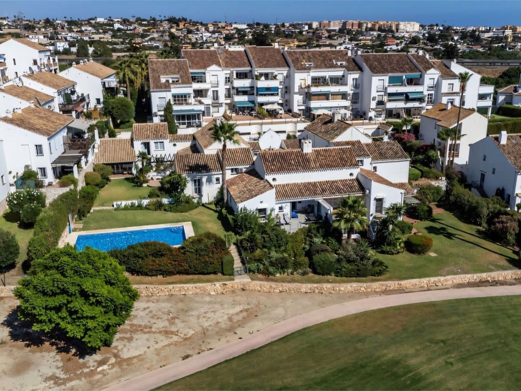 2 slaapkamer Huis te koop in Mijas Golf met zwembad - € 449.000 (Ref: 9330215)
