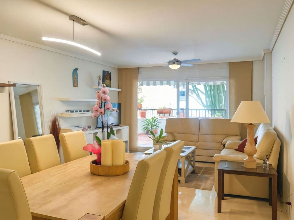 Apartamento de 2 habitaciones en San Pedro de Alcantara en venta con piscina - 399.000 € (Ref: 9330216)