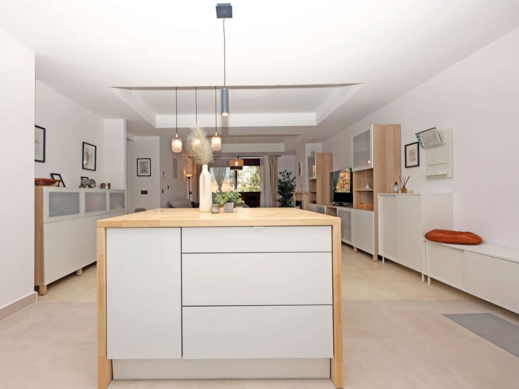 2 slaapkamer Appartement te koop in La Mairena met zwembad - € 375.000 (Ref: 9334492)