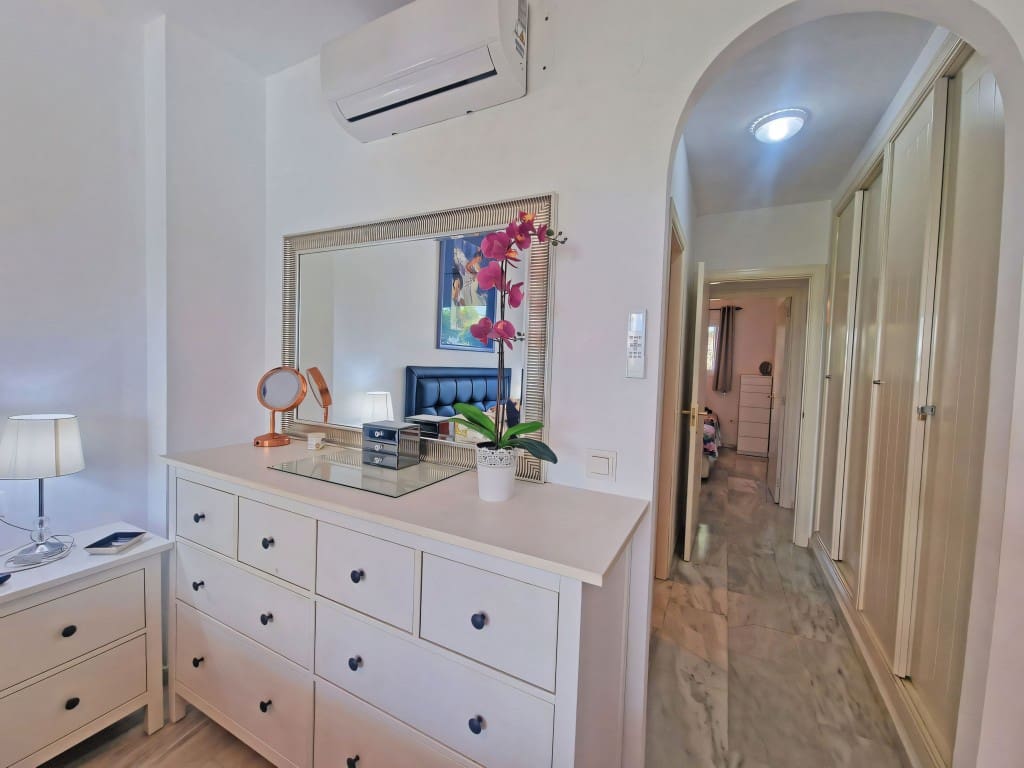 2 slaapkamer Appartement te koop in Calahonda met zwembad - € 335.000 (Ref: 9334493)