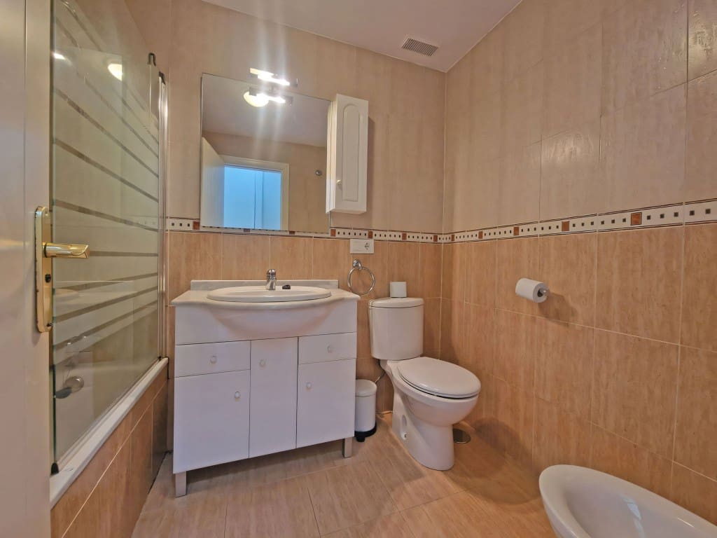 2 slaapkamer Appartement te koop in Calahonda met zwembad - € 335.000 (Ref: 9334493)