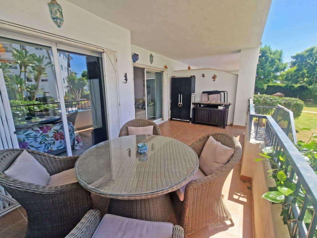 2 slaapkamer Appartement te koop in Calahonda met zwembad - € 335.000 (Ref: 9334493)