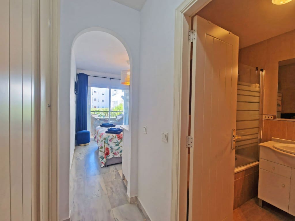 2 slaapkamer Appartement te koop in Calahonda met zwembad - € 335.000 (Ref: 9334493)