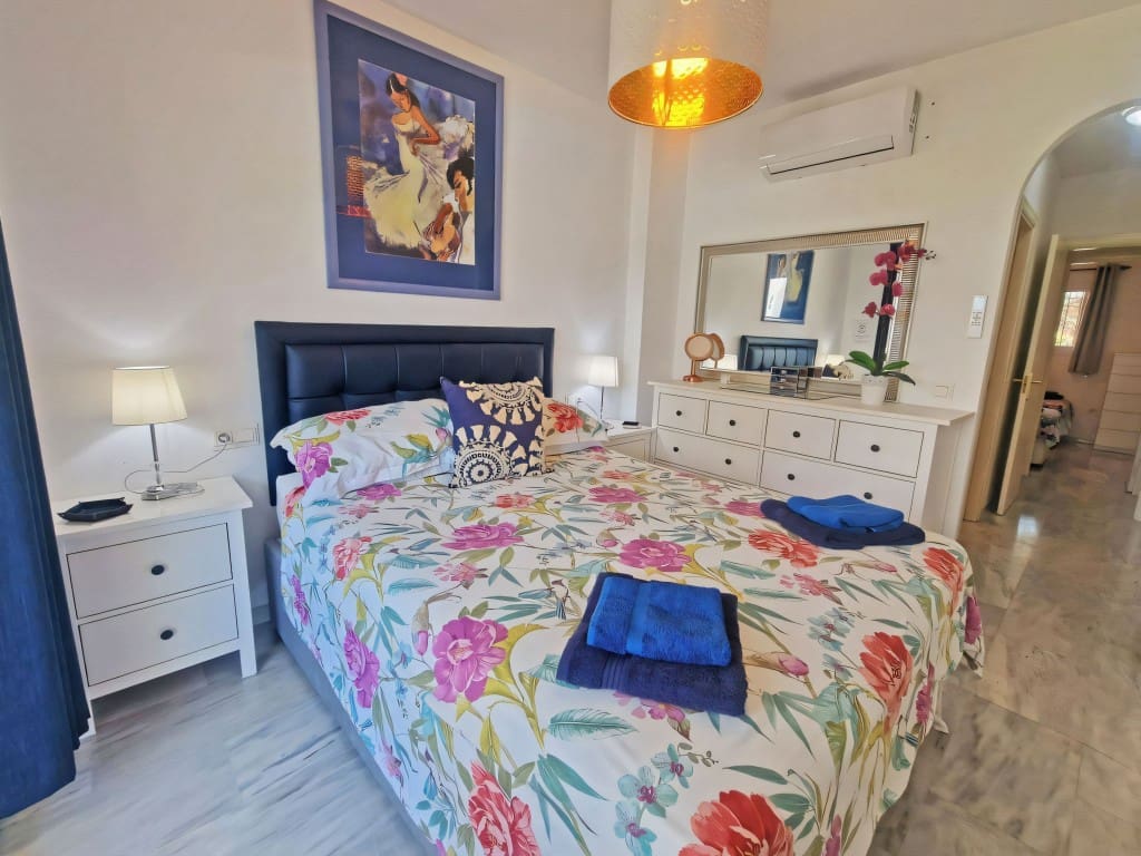 2 slaapkamer Appartement te koop in Calahonda met zwembad - € 335.000 (Ref: 9334493)