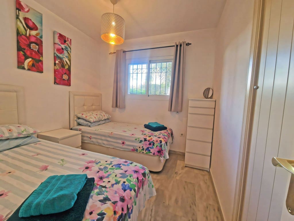 2 slaapkamer Appartement te koop in Calahonda met zwembad - € 335.000 (Ref: 9334493)