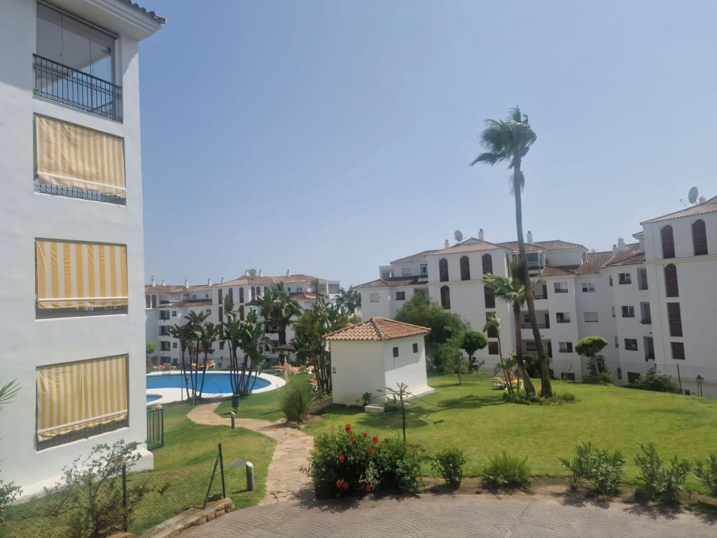 2 slaapkamer Appartement te koop in Calahonda met zwembad - € 335.000 (Ref: 9334493)