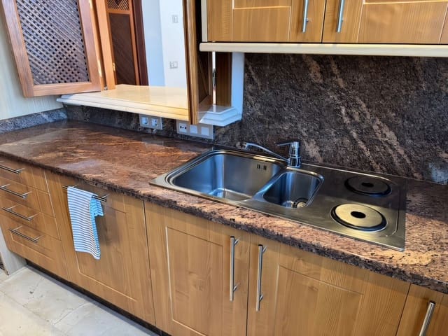 2 bedroom Apartment for sale in Estepona with pool - € 605,000 (Ref: 9334494)