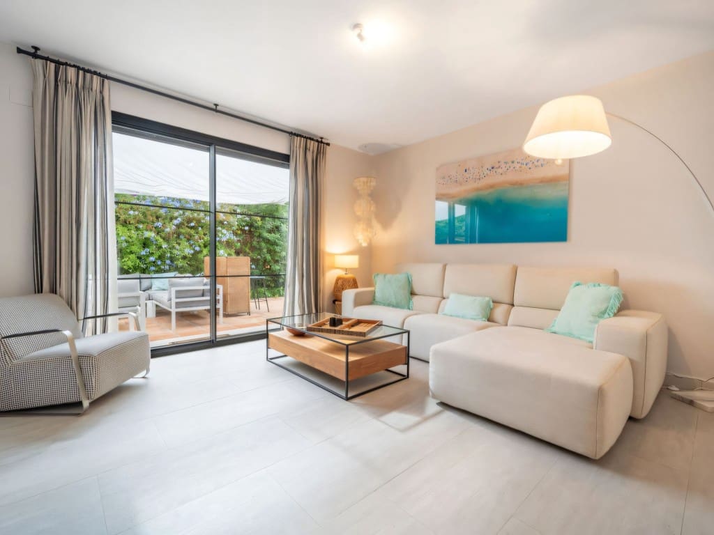 5 slaapkamer Villa te koop in Los Monteros met zwembad - € 3.475.000 (Ref: 9340797)