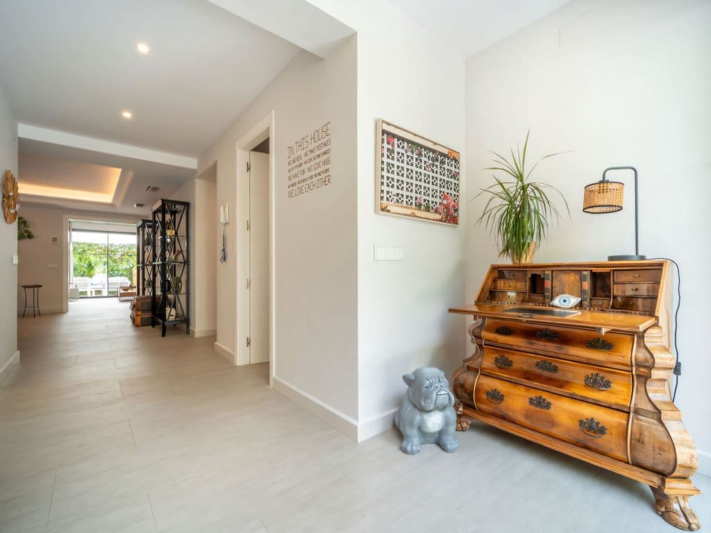 5 slaapkamer Villa te koop in Los Monteros met zwembad - € 3.475.000 (Ref: 9340797)