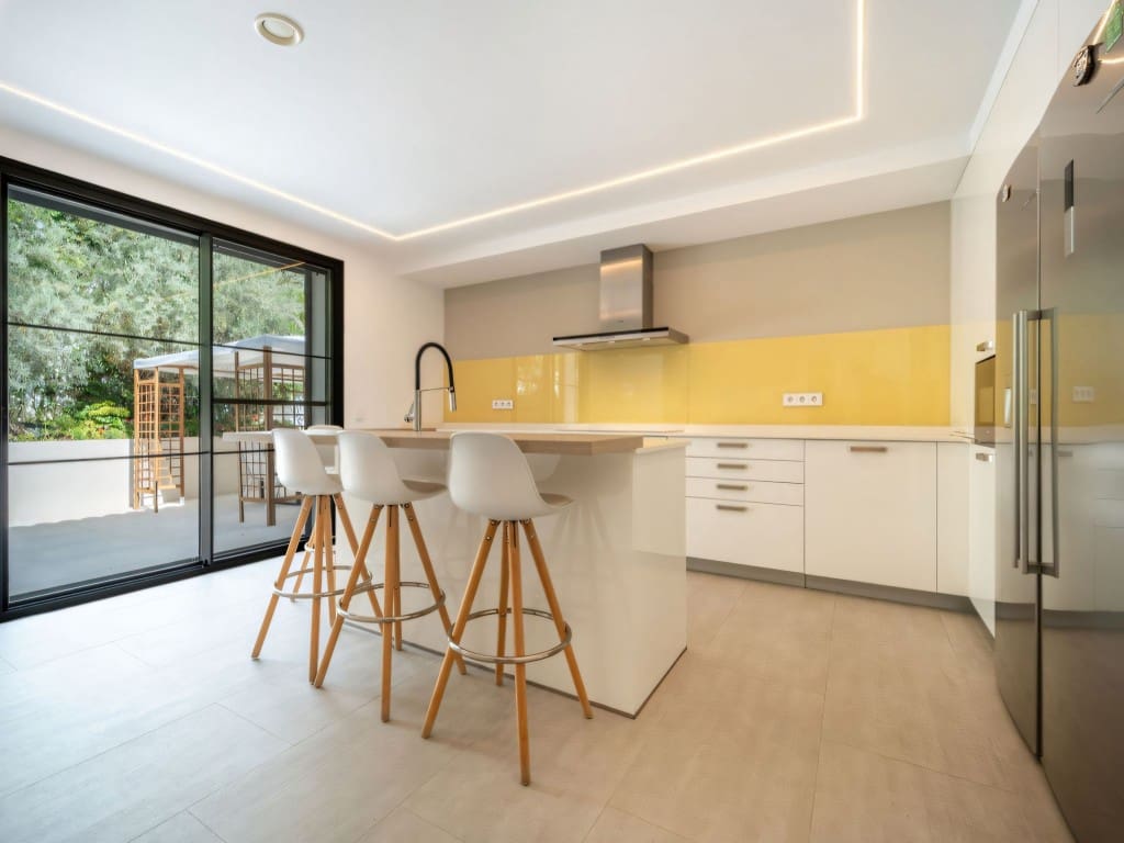 5 slaapkamer Villa te koop in Los Monteros met zwembad - € 3.475.000 (Ref: 9340797)