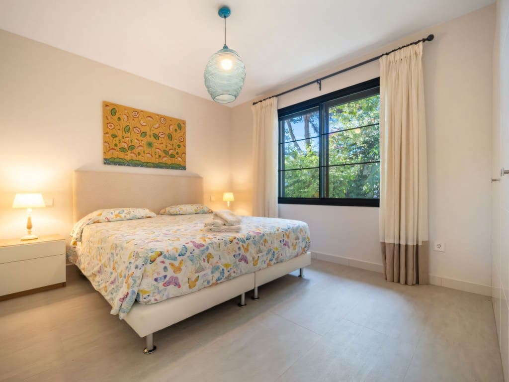 5 slaapkamer Villa te koop in Los Monteros met zwembad - € 3.475.000 (Ref: 9340797)