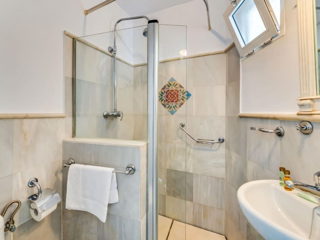 4 Zimmer Villa zu verkaufen in Nueva Andalucia mit Pool Garage - 1.490.000 € (Ref: 9340798)