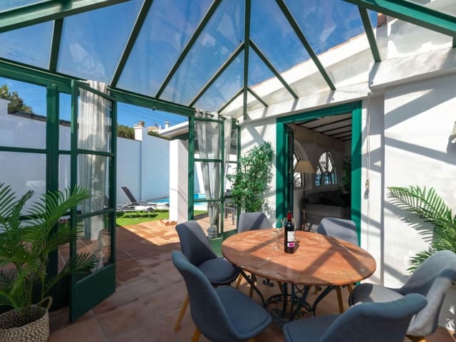 4 Zimmer Villa zu verkaufen in Nueva Andalucia, Marbella mit Pool Garage - 1.490.000 € (Ref: 9340798)
