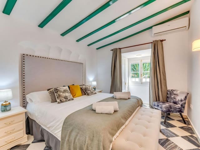 4 Zimmer Villa zu verkaufen in Nueva Andalucia, Marbella mit Pool Garage - 1.490.000 € (Ref: 9340798)